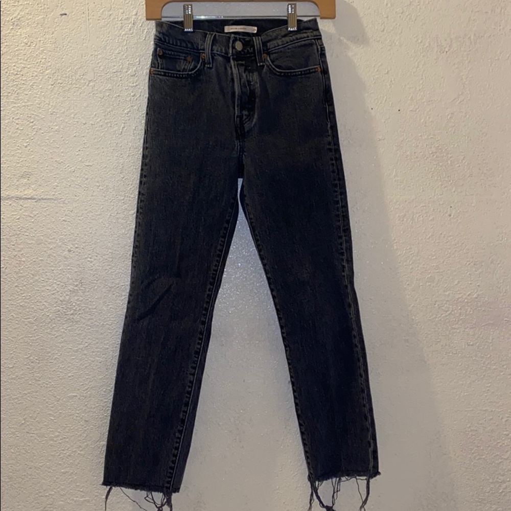 SOLD✨ON MERCARI Levis wedgie straight jeans